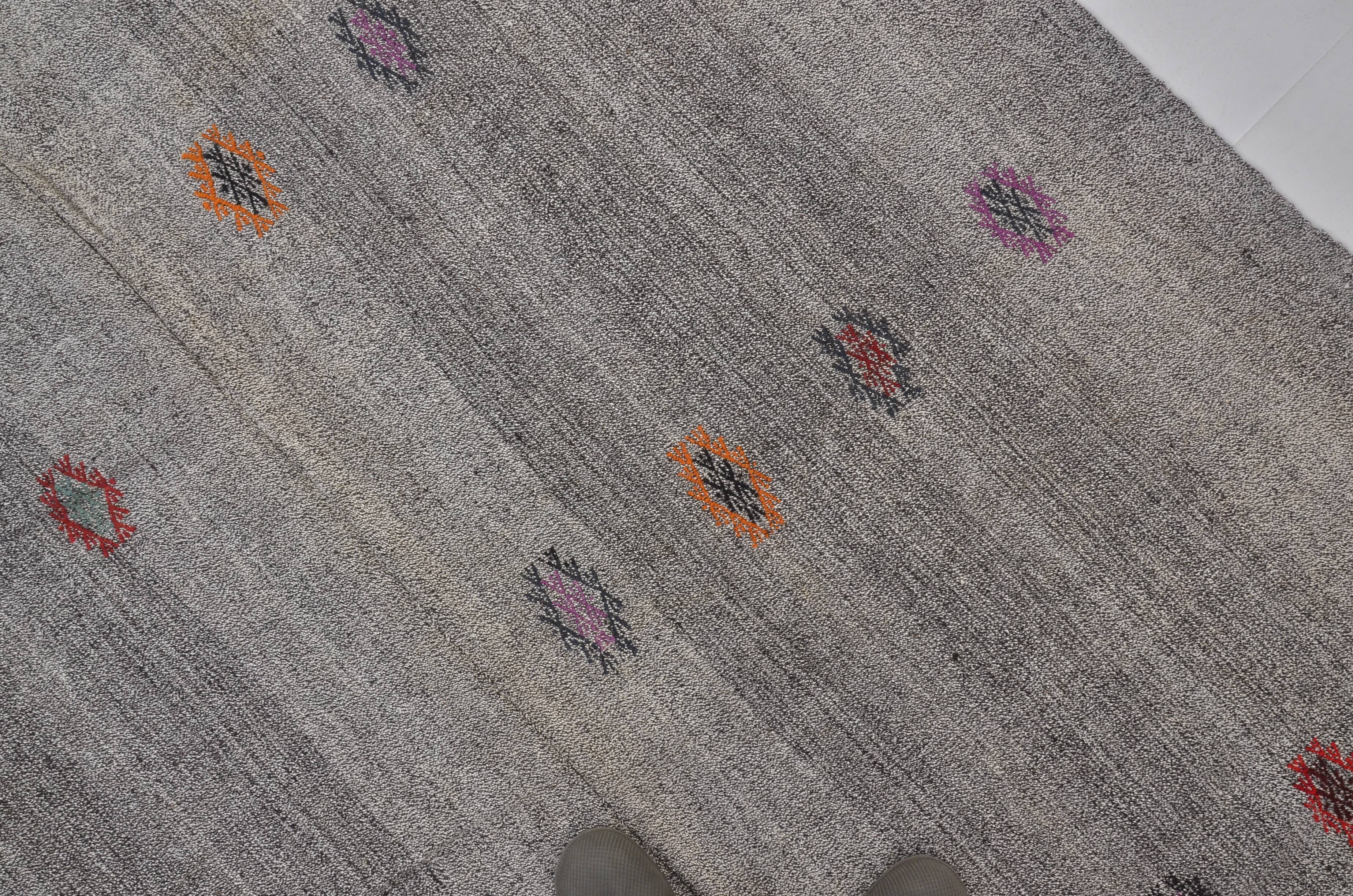 Tapis Kilim turc gris