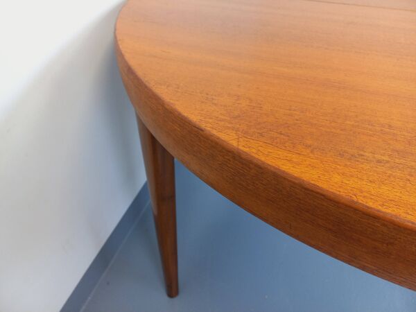 Grande table ronde scandinave vintage des années 50 60 en teck avec rallonges