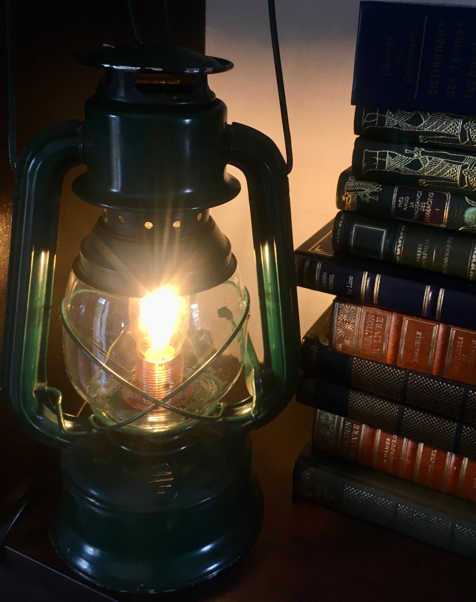 Green fir storm lamp