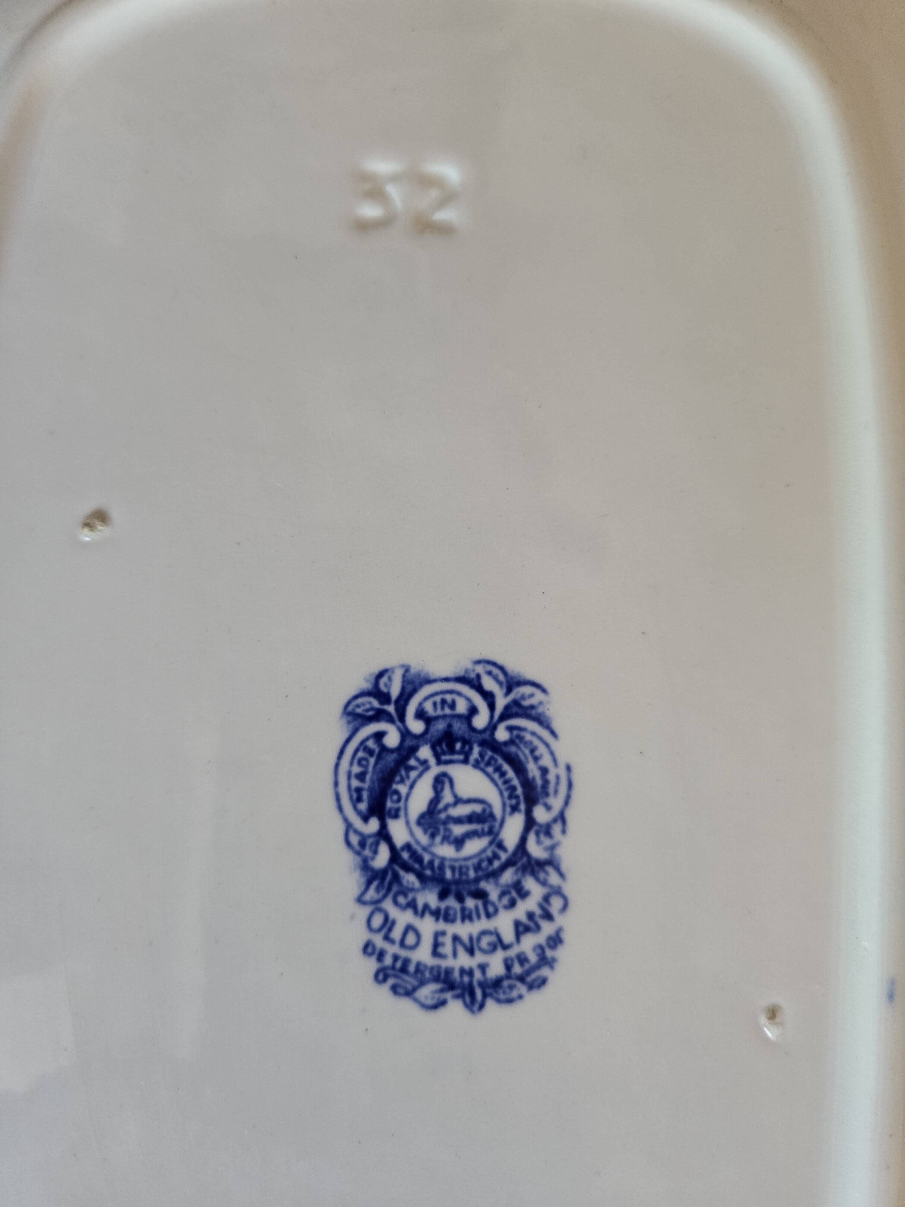 Royal Sphinx Maastricht serving dish Old England collection