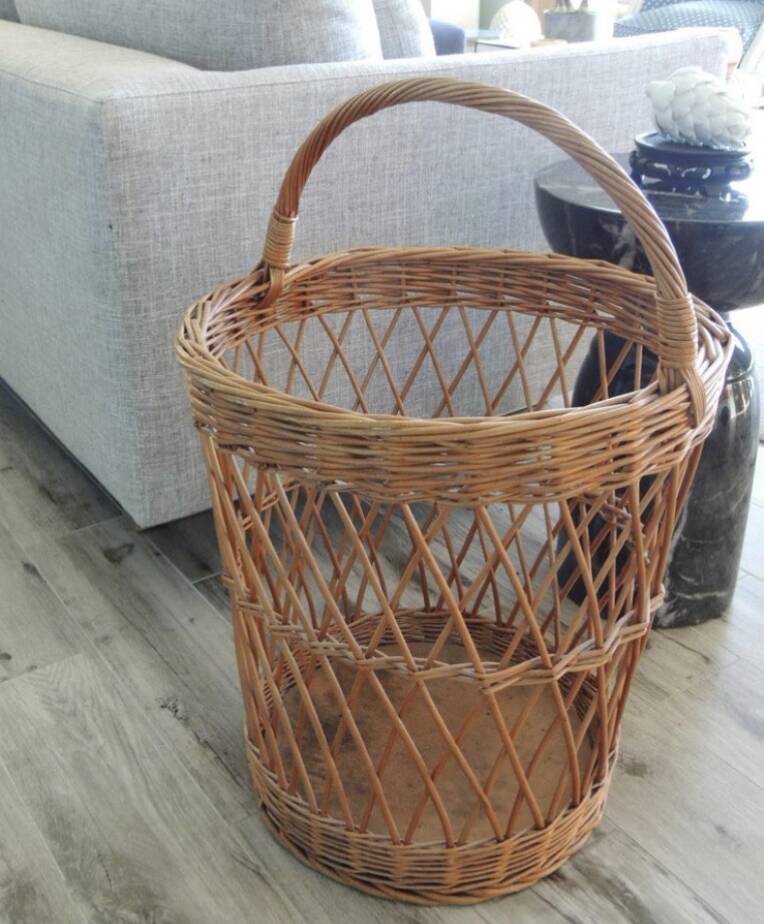 Panier haut vintage en osier