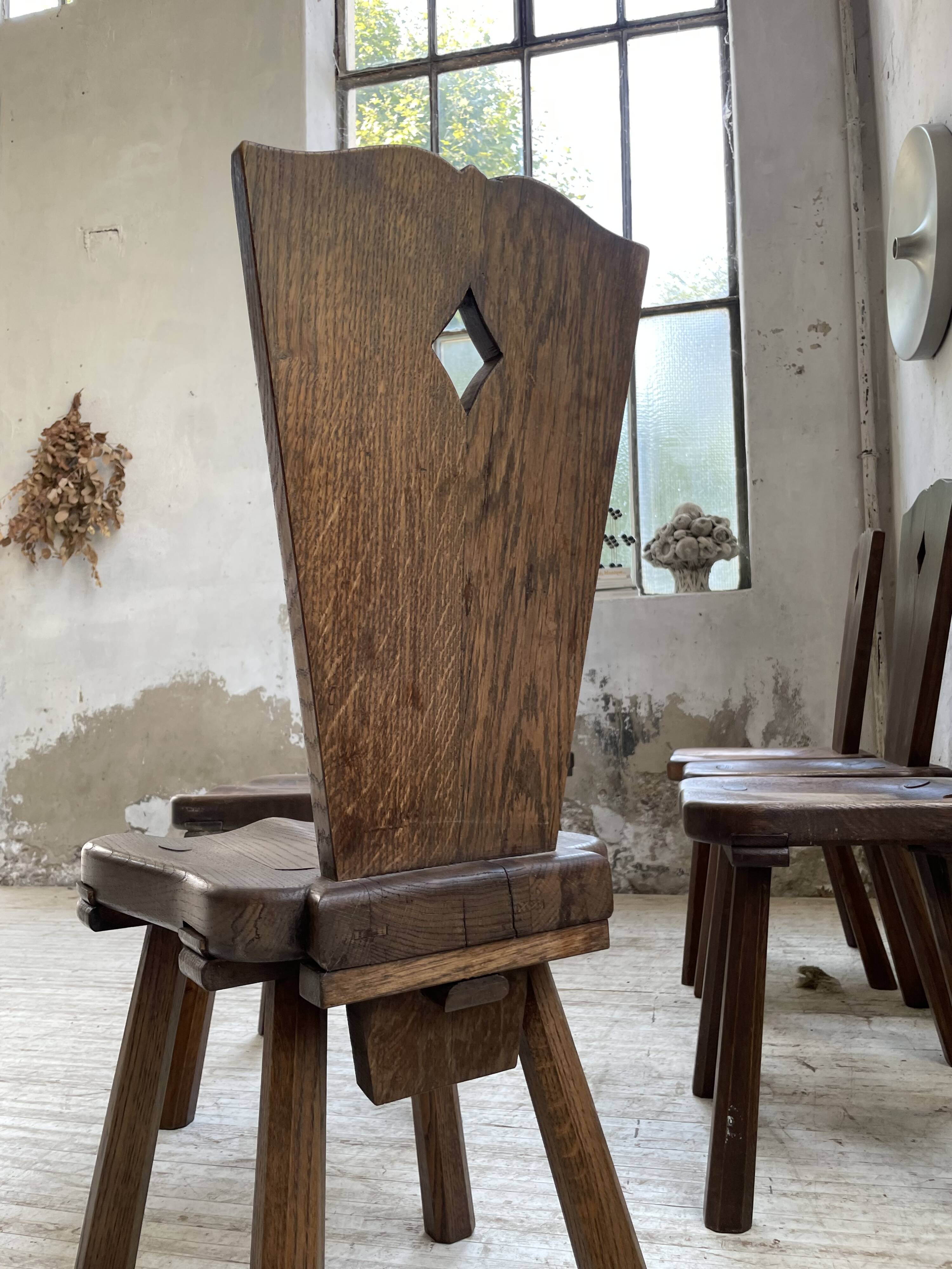 Chaises chêne massif chapo savoyarde art populaire