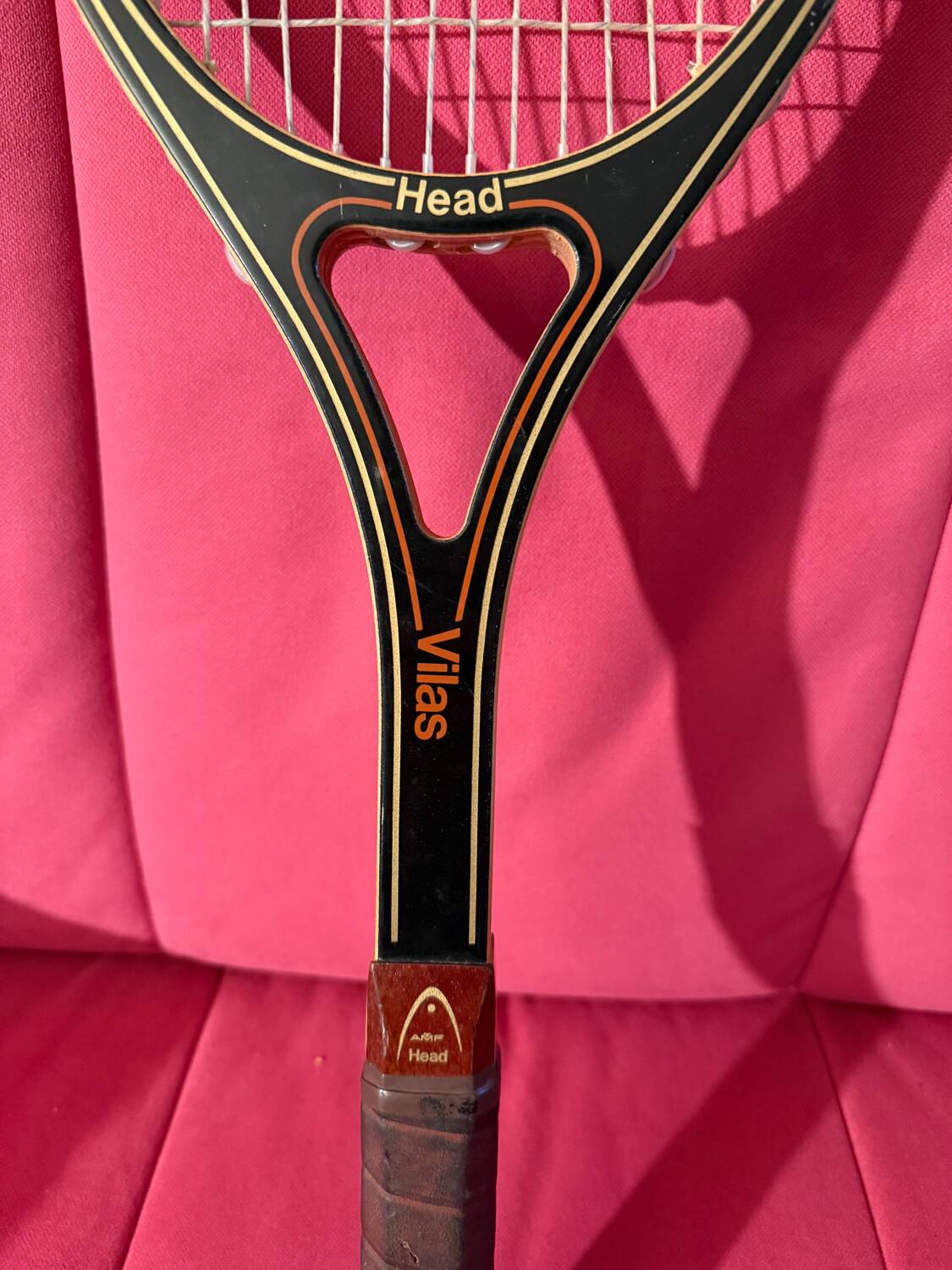 Amf head guillermo vilas wooden tennis racket.