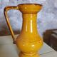Carafe style amphore jaune moutarde