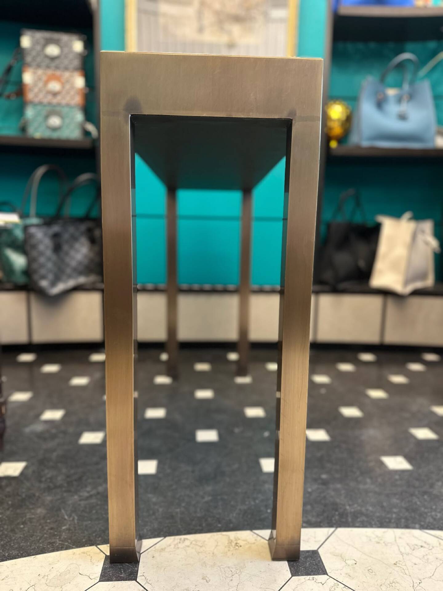 Promemoria, Romeo SozZi Gong Console Table