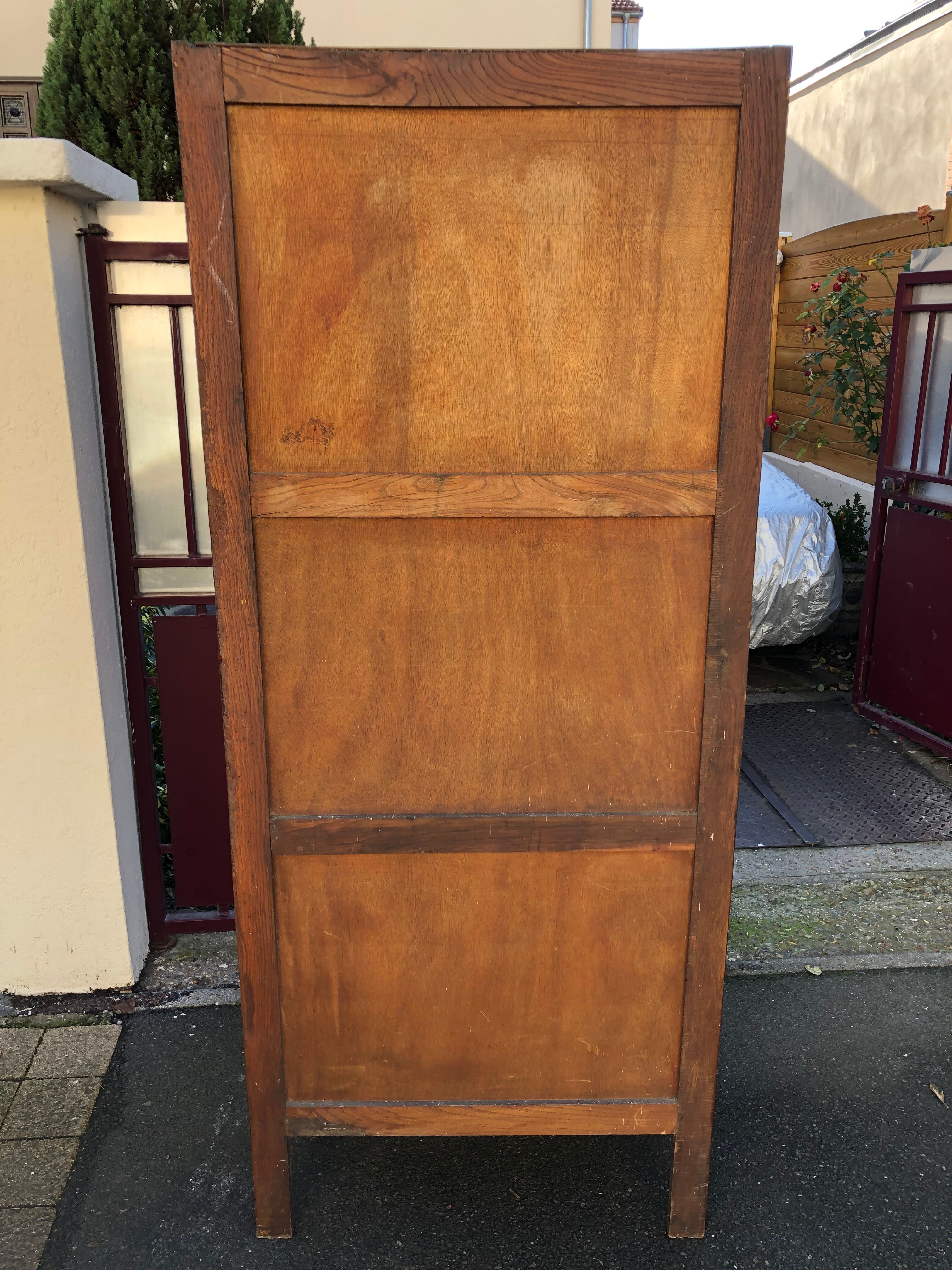 Armoire parisienne