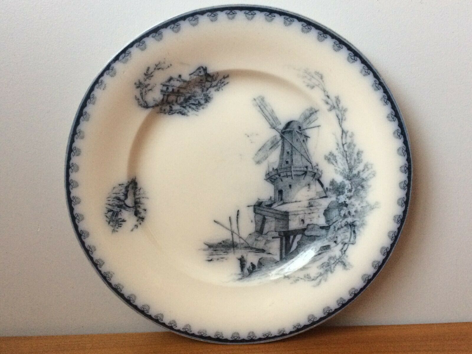 Plate in earthenware Vermont and Blanchet Paris