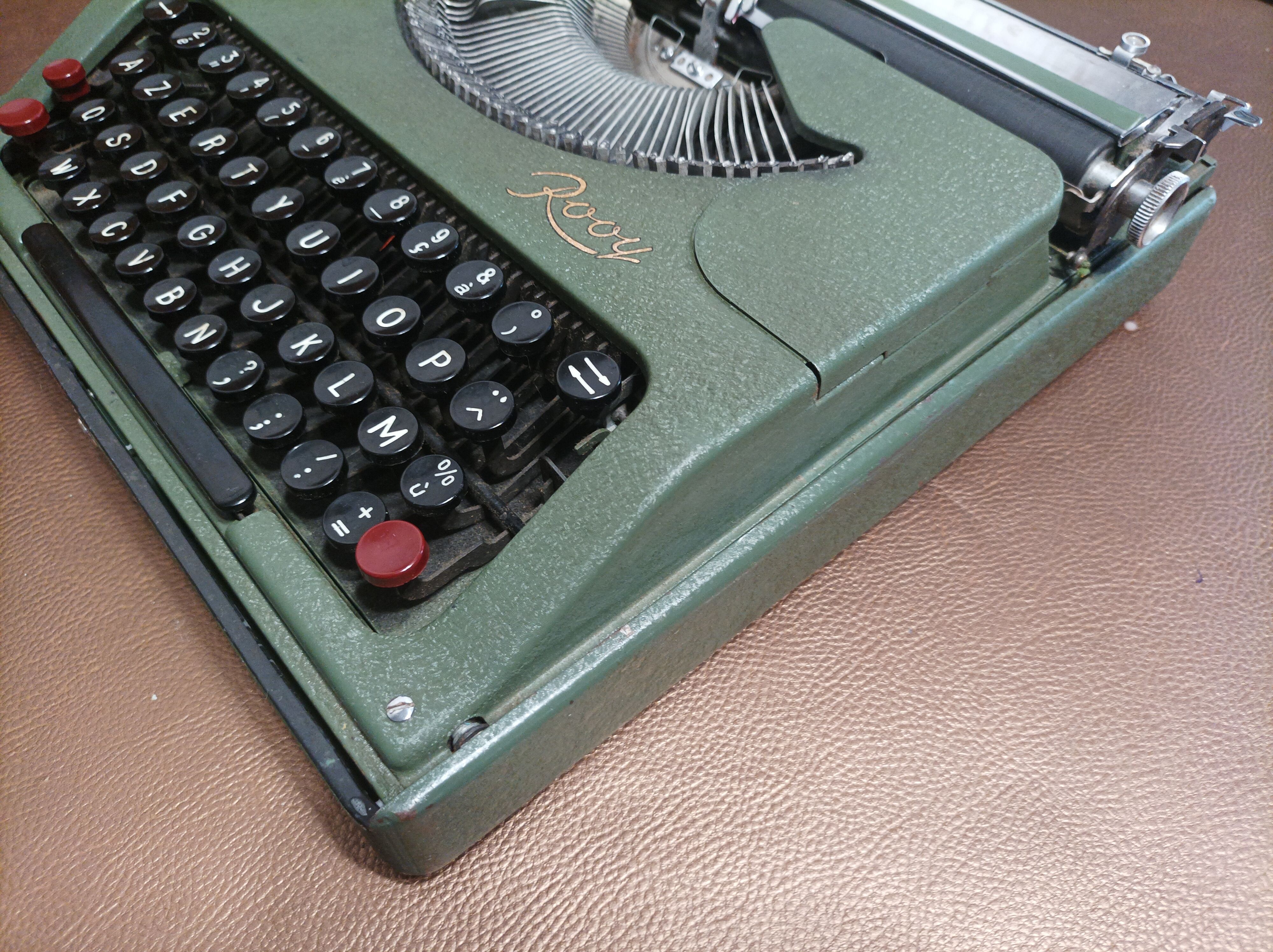 M.j. rooy portable typewriter - made in france 50s