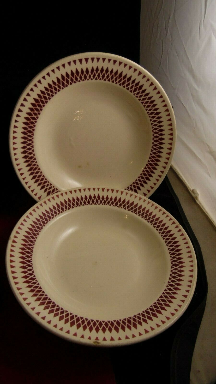 Service of 6 hollow plates in Faince of Badonviller decoration of red bevels