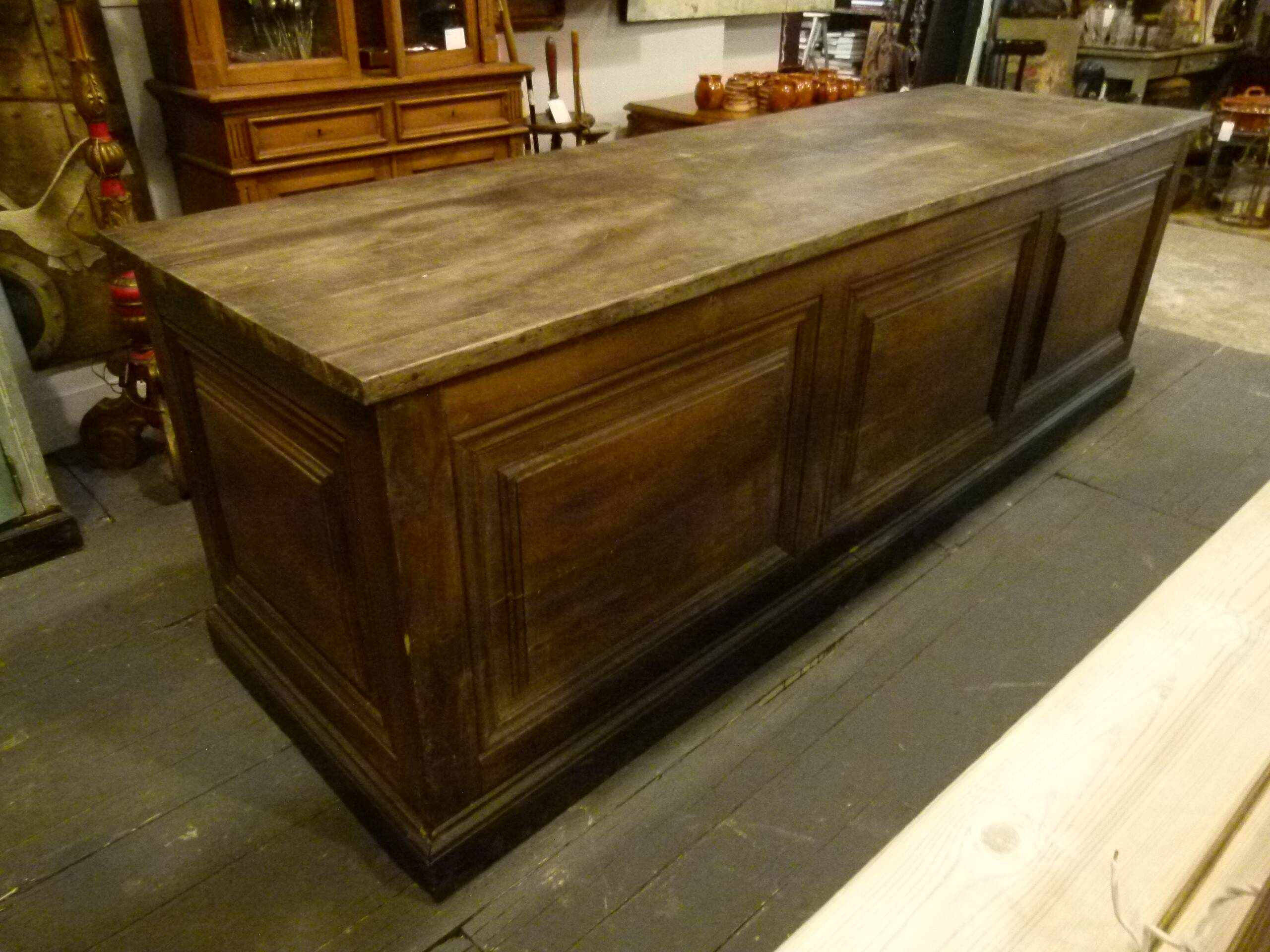 Shop counter 20th