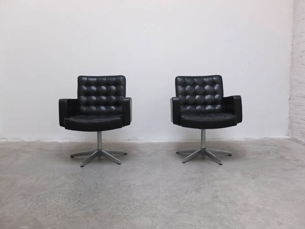 Ensemble de 3 fauteuils de direction par Vincent Cafiero pour Knoll International, années 1960.
