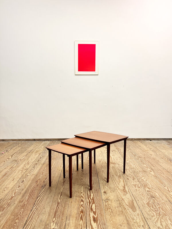 Ensemble de tables gigognes danoises en teck du milieu du siècle, tables basses ou canapés, Denkmark1950s