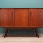 Enfilade en teck, design danois, années 1960, production : Danemark