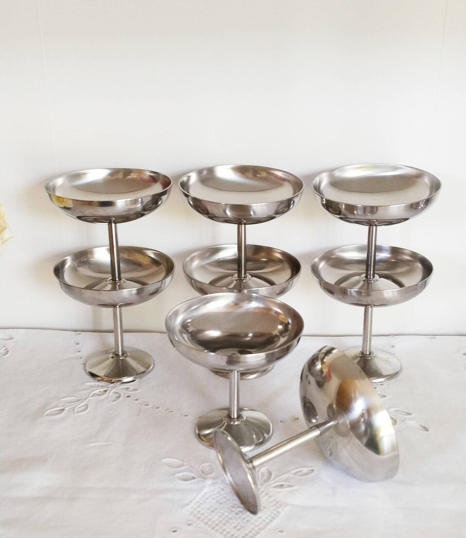 Set of 8 ice cream or sorbet cups on a stand, Guy Degrenne (ref13)