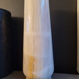 Vase en albâtre