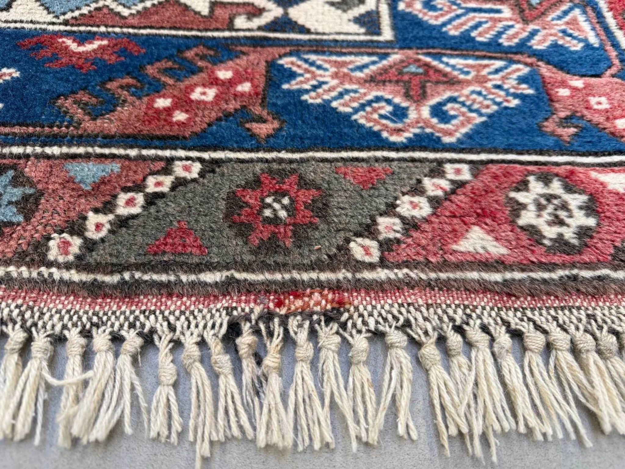 Turkish tribal rug natural dyes 200x120 cm vintage Turkish carpet 2521