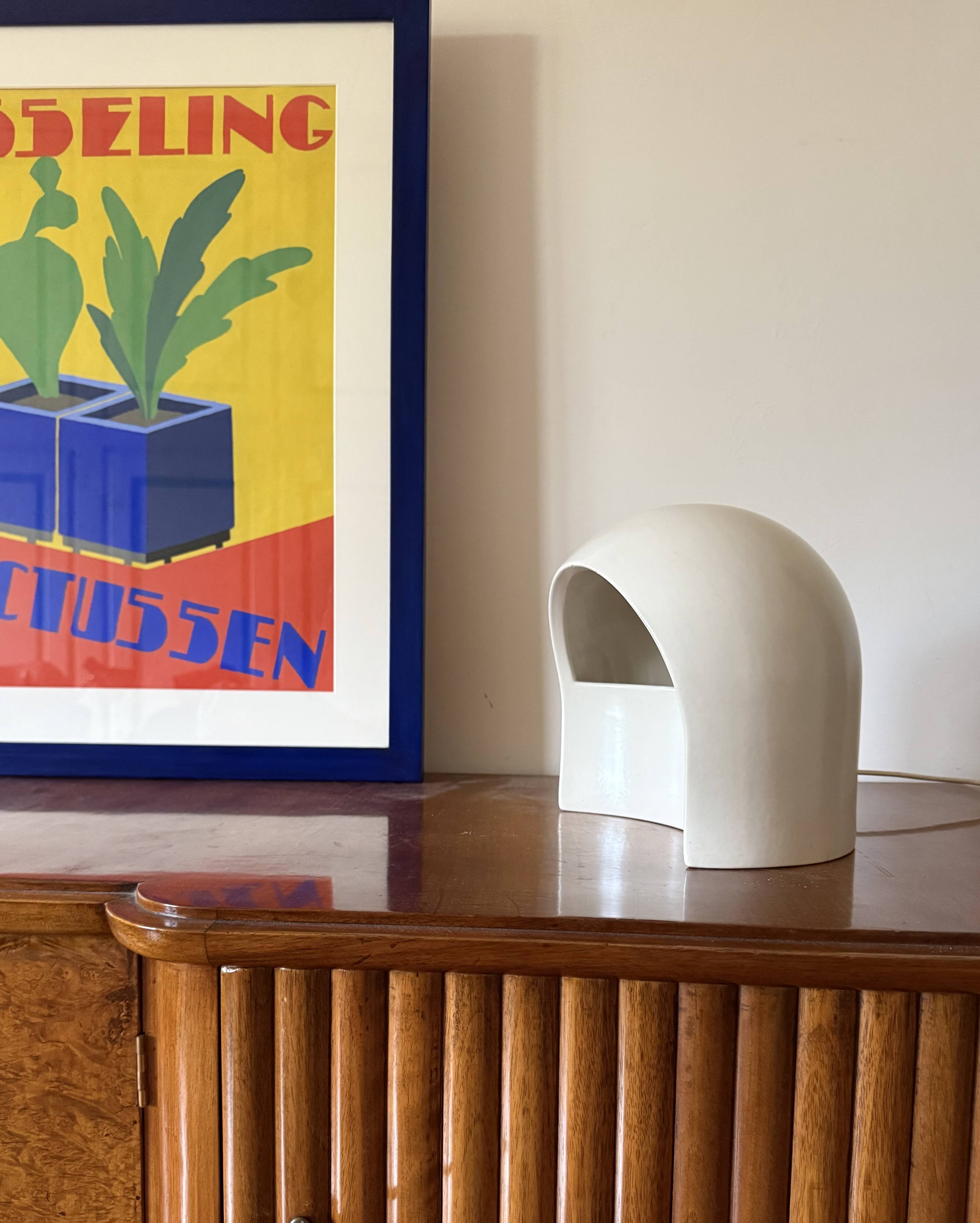 Organic white ceramic table lamp, Italy 1970