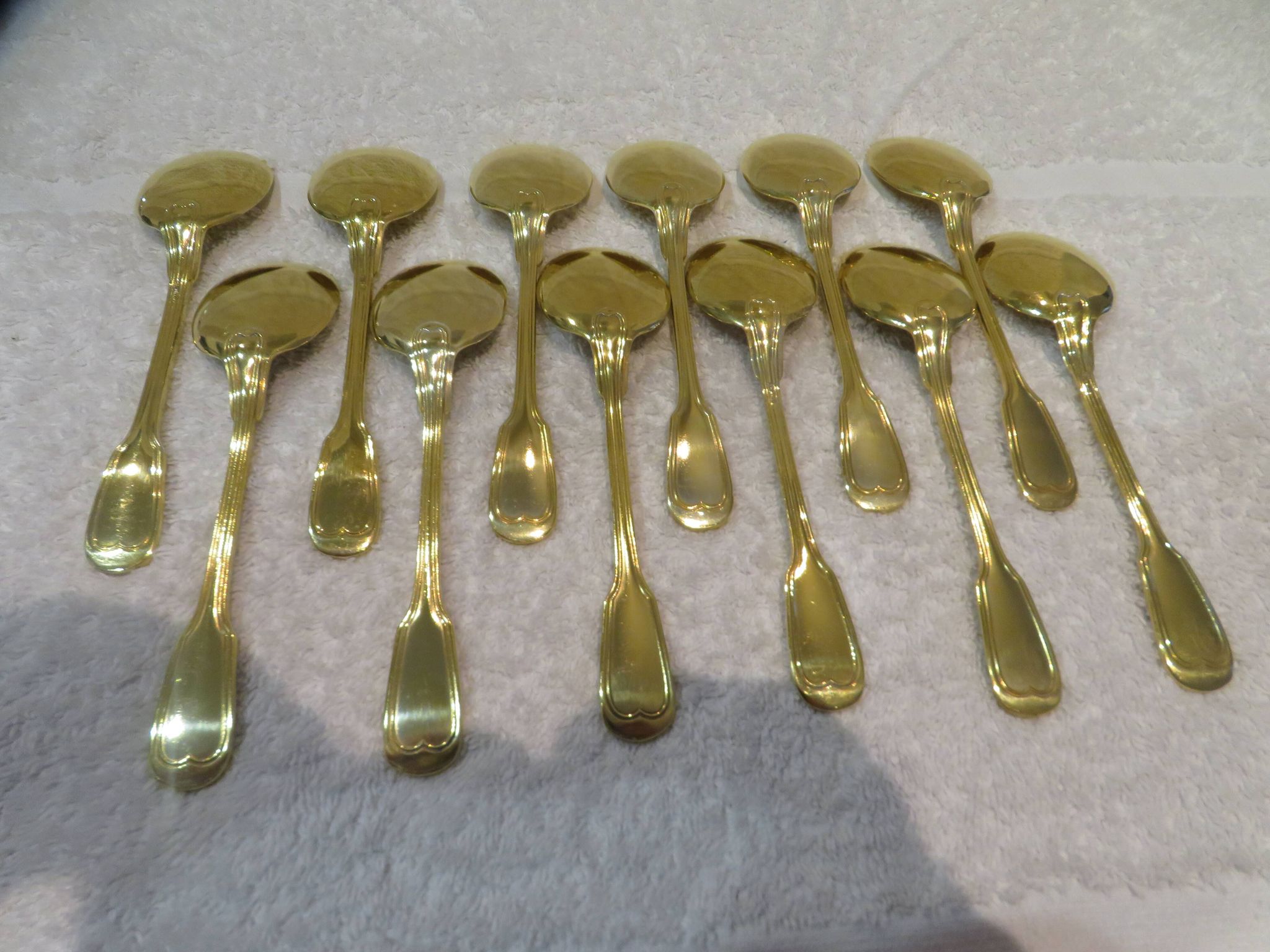 12 gold metal ice cream scoops with net decoration 14.6cm
