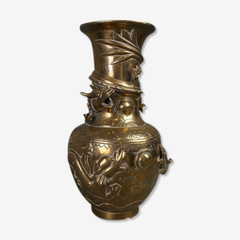 Vase chinois en laiton dragons, 1920