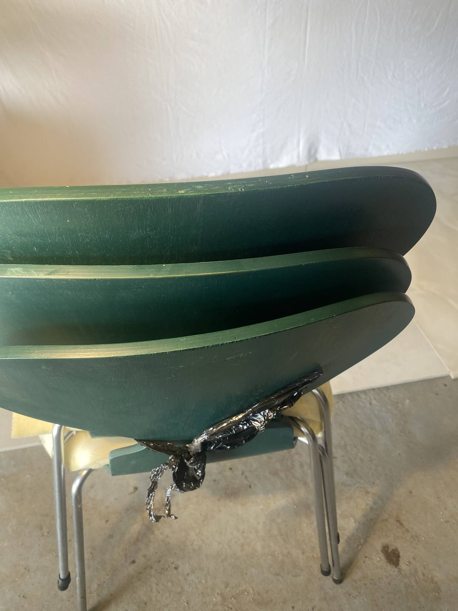 Set of 6 “Ant” chairs in dark green – Arne Jacobsen for Fritz Hansen