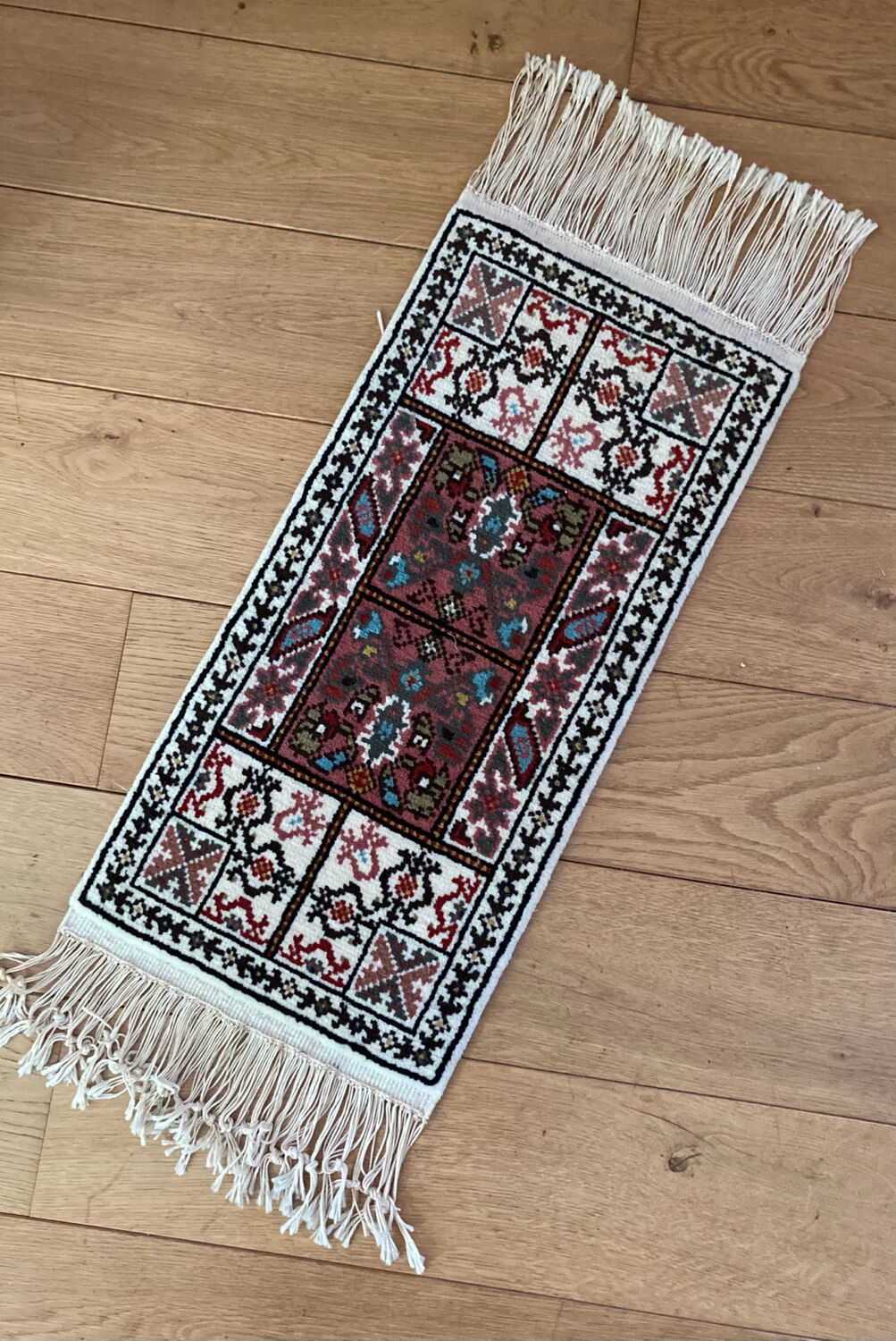 Handmade Tunisian carpet in upper wool twentieth century