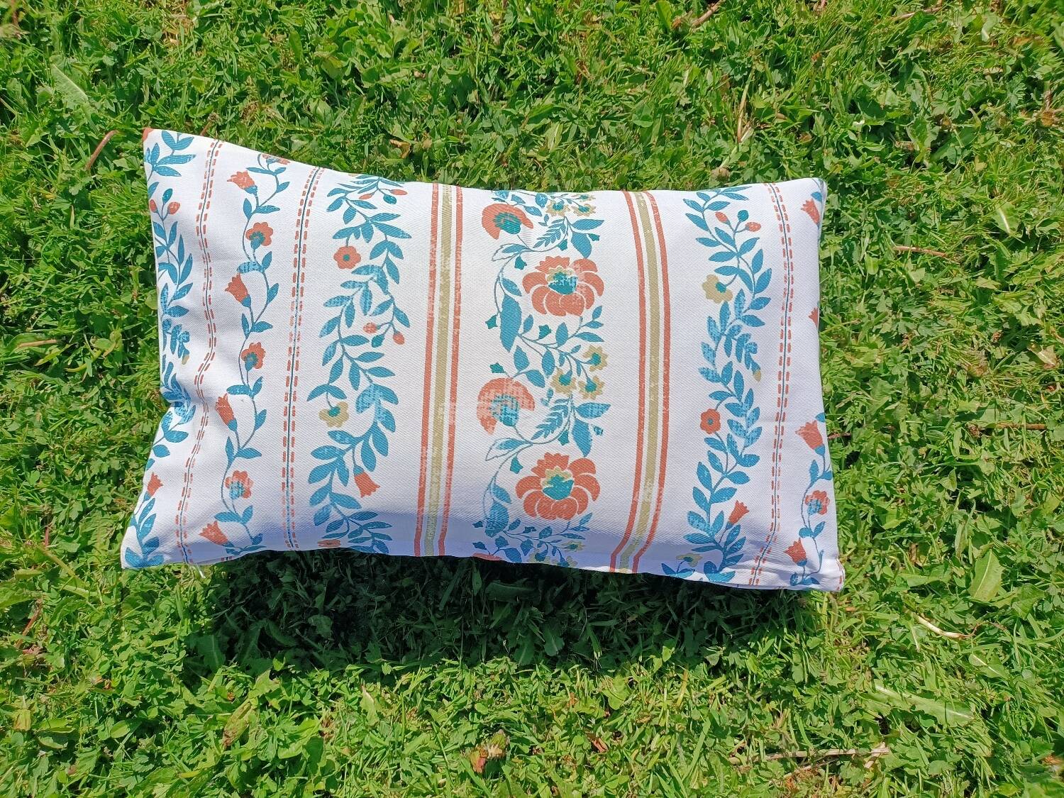 Provencal cushion