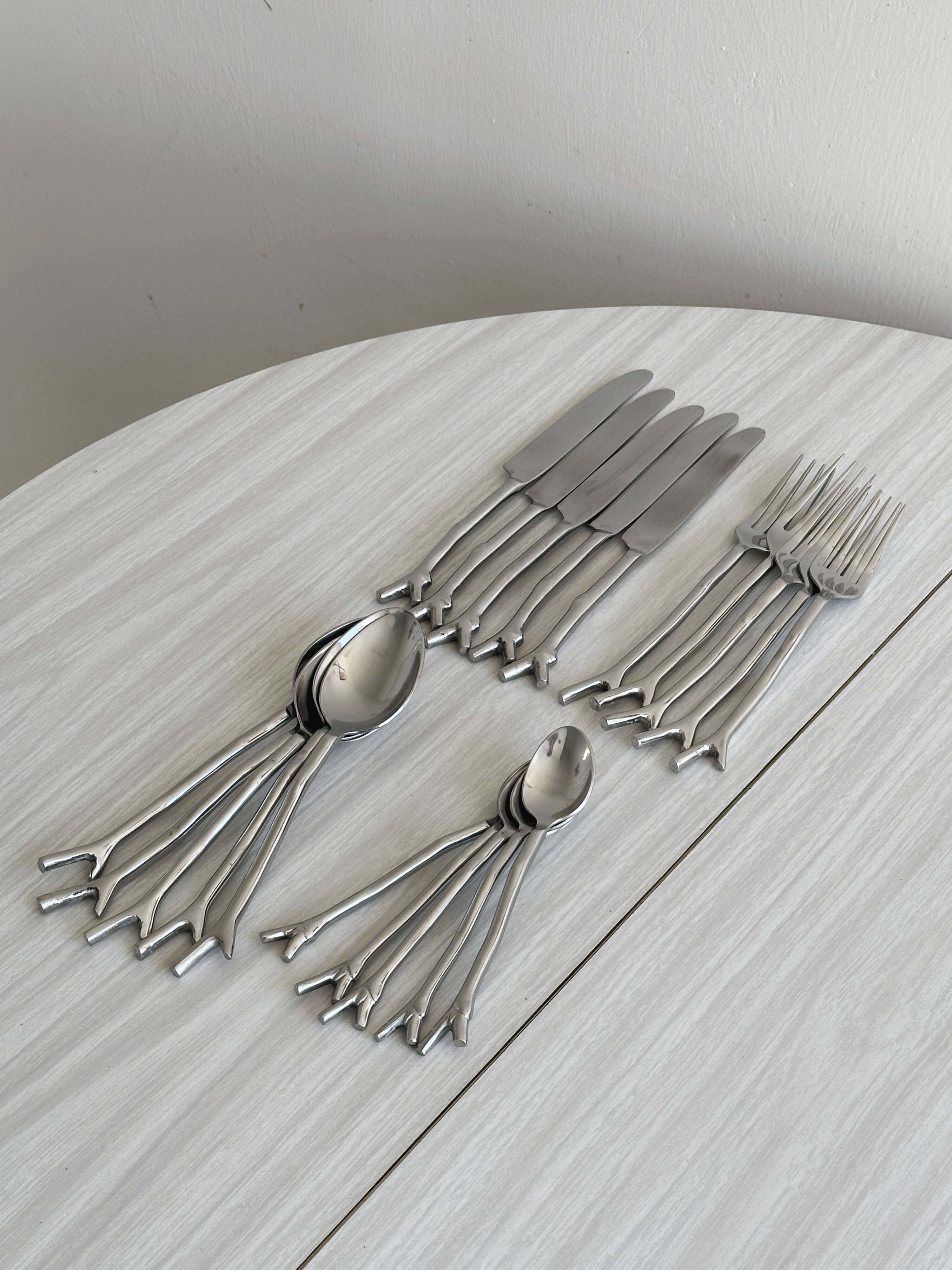 Set of 20 shiny silver metal cutlery