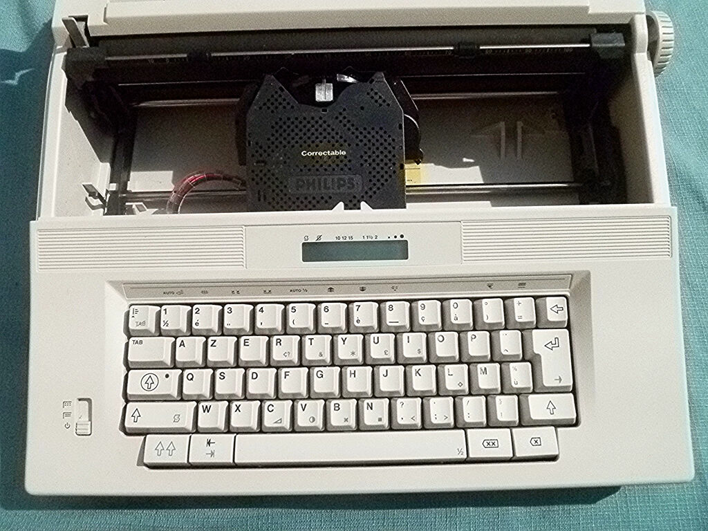 Philips electric typewriter