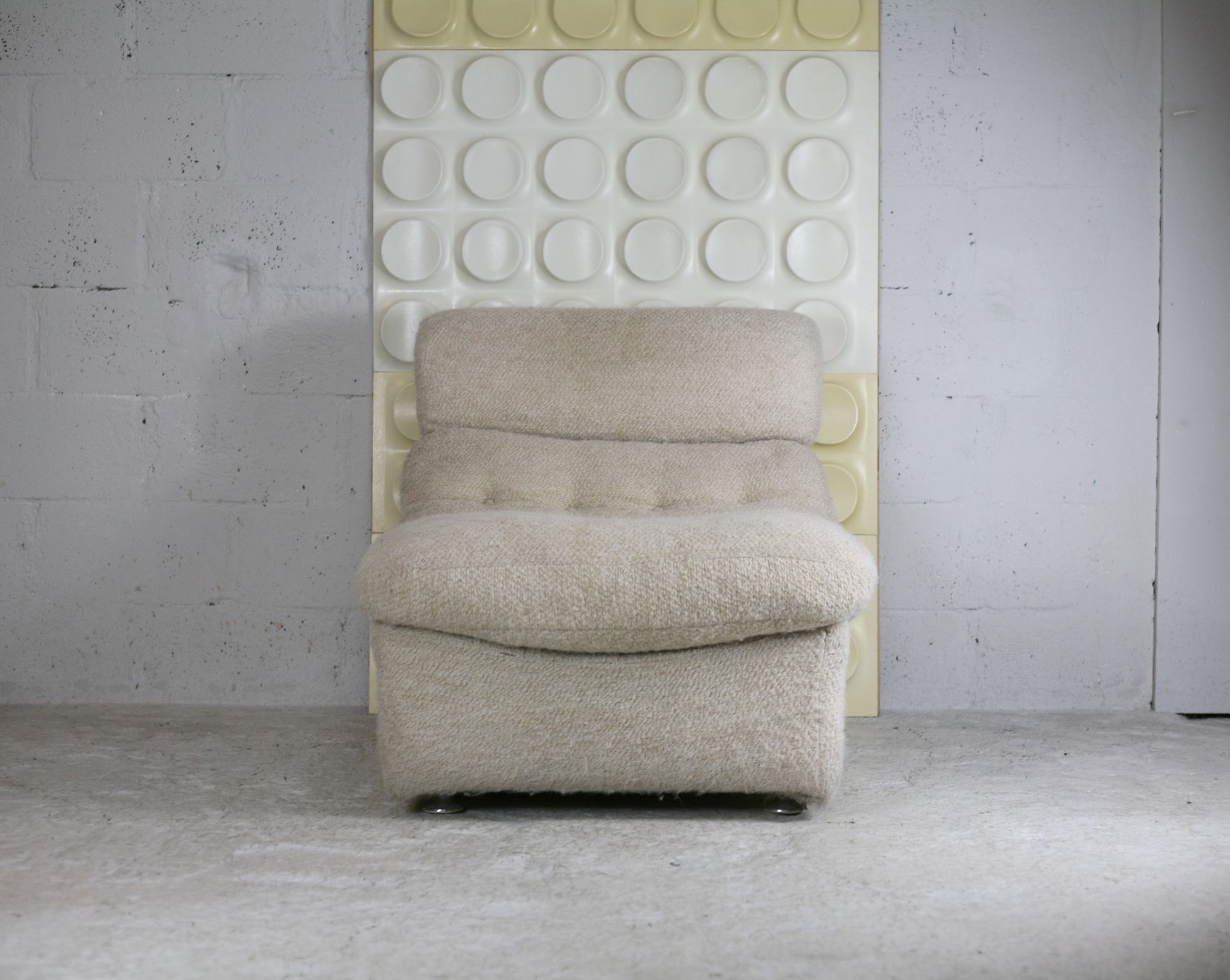 Chair "Space Age" in unbleached wool, France, circa 1970
