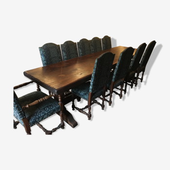 Table monastère + 9 chaises et 2 fauteuils Louis XIII en chêne.