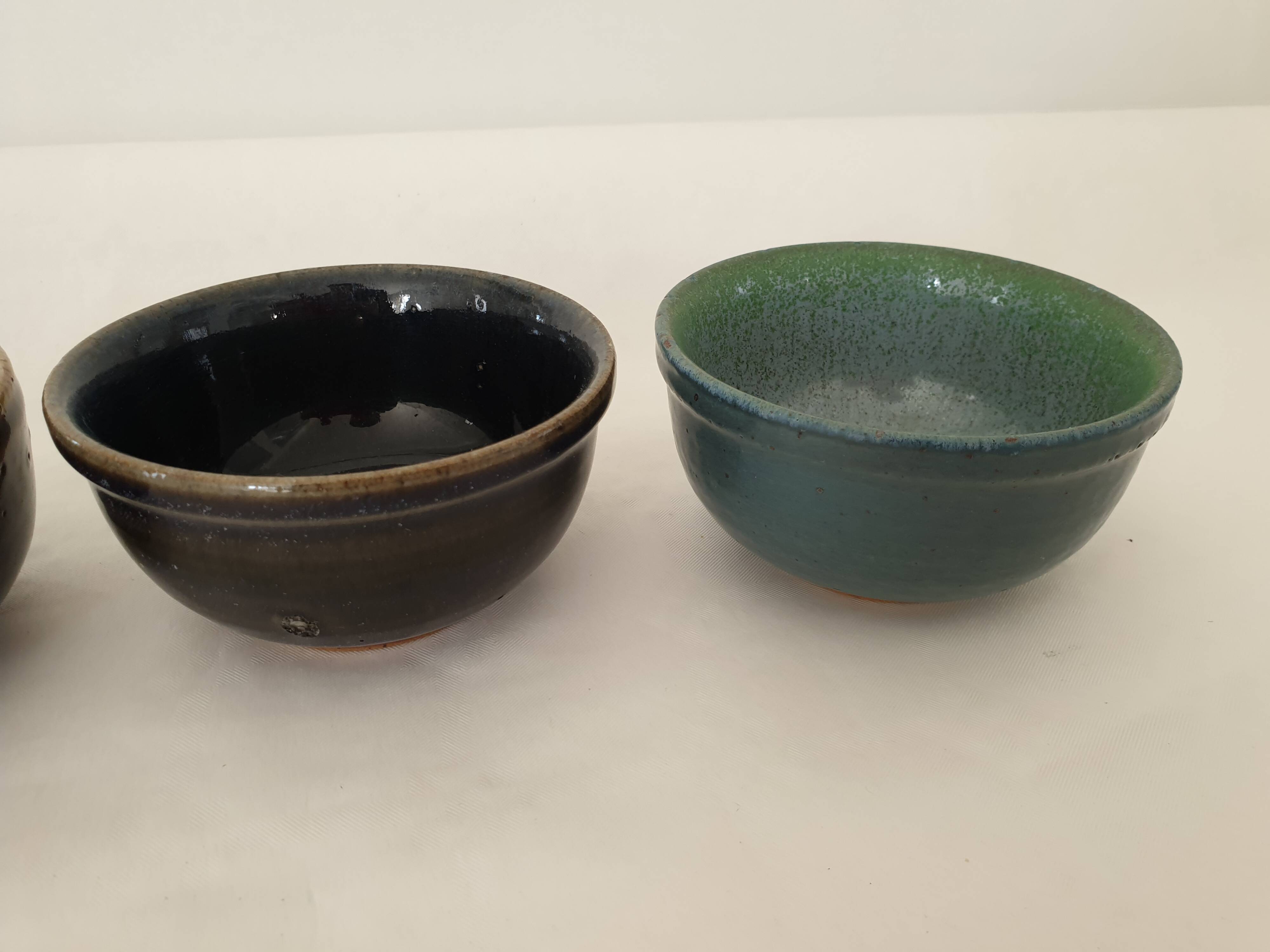 Set of 4 ramekins Bowls / cups in glazed ceramic Signed Alésia