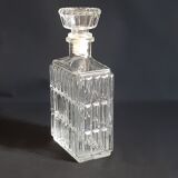 Carafe ancienne rectangulaire en verre gravé
