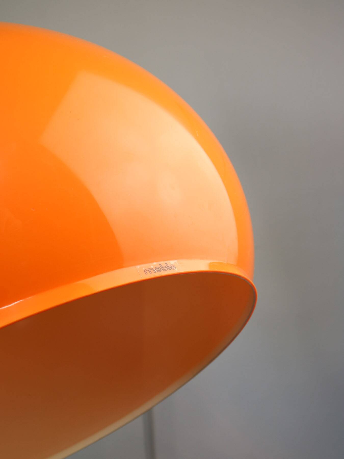 Suspension géante orange Space Age de Guzzini, années 70