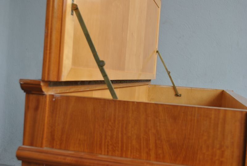 Furniture music 1940