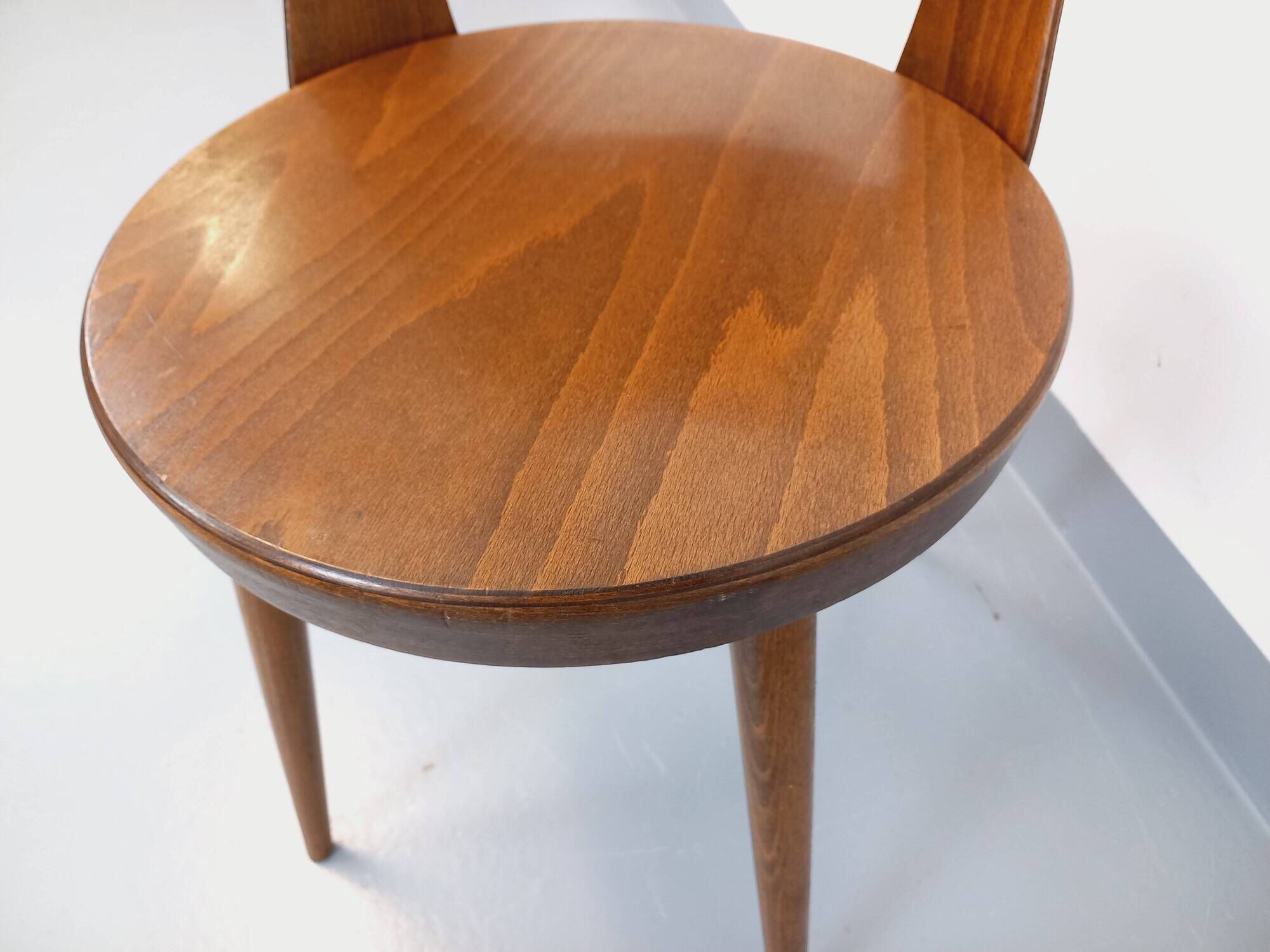 Chaise Mondor vintage de marque Baumann en bois des années 60