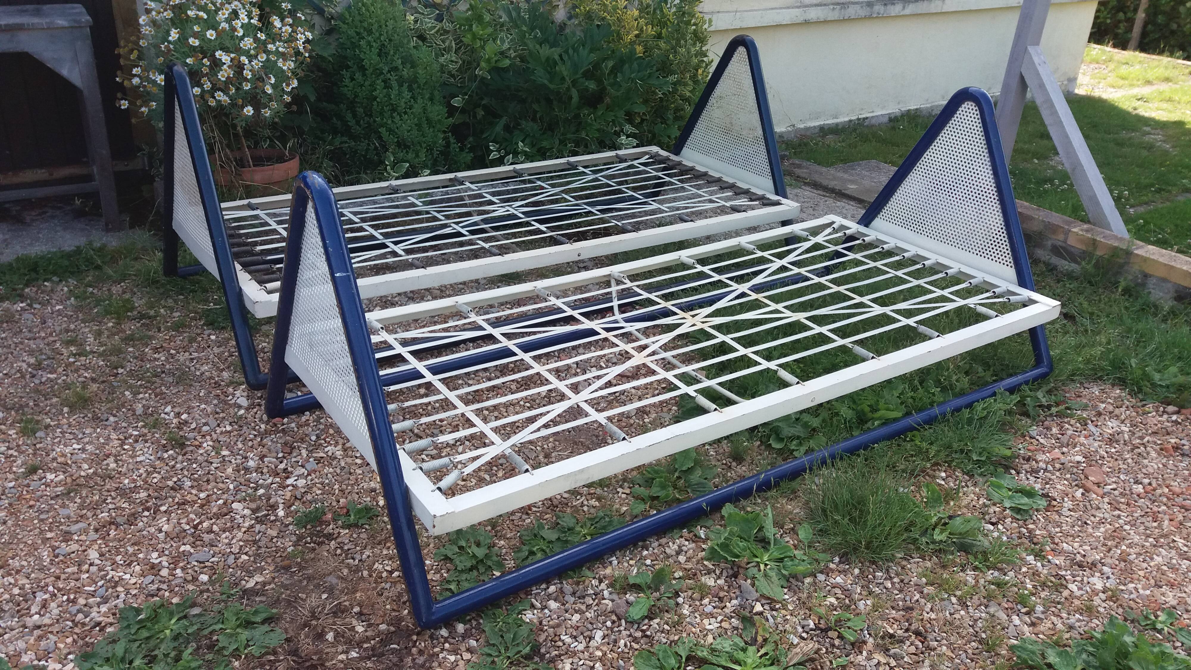 Paire de lits design années 70