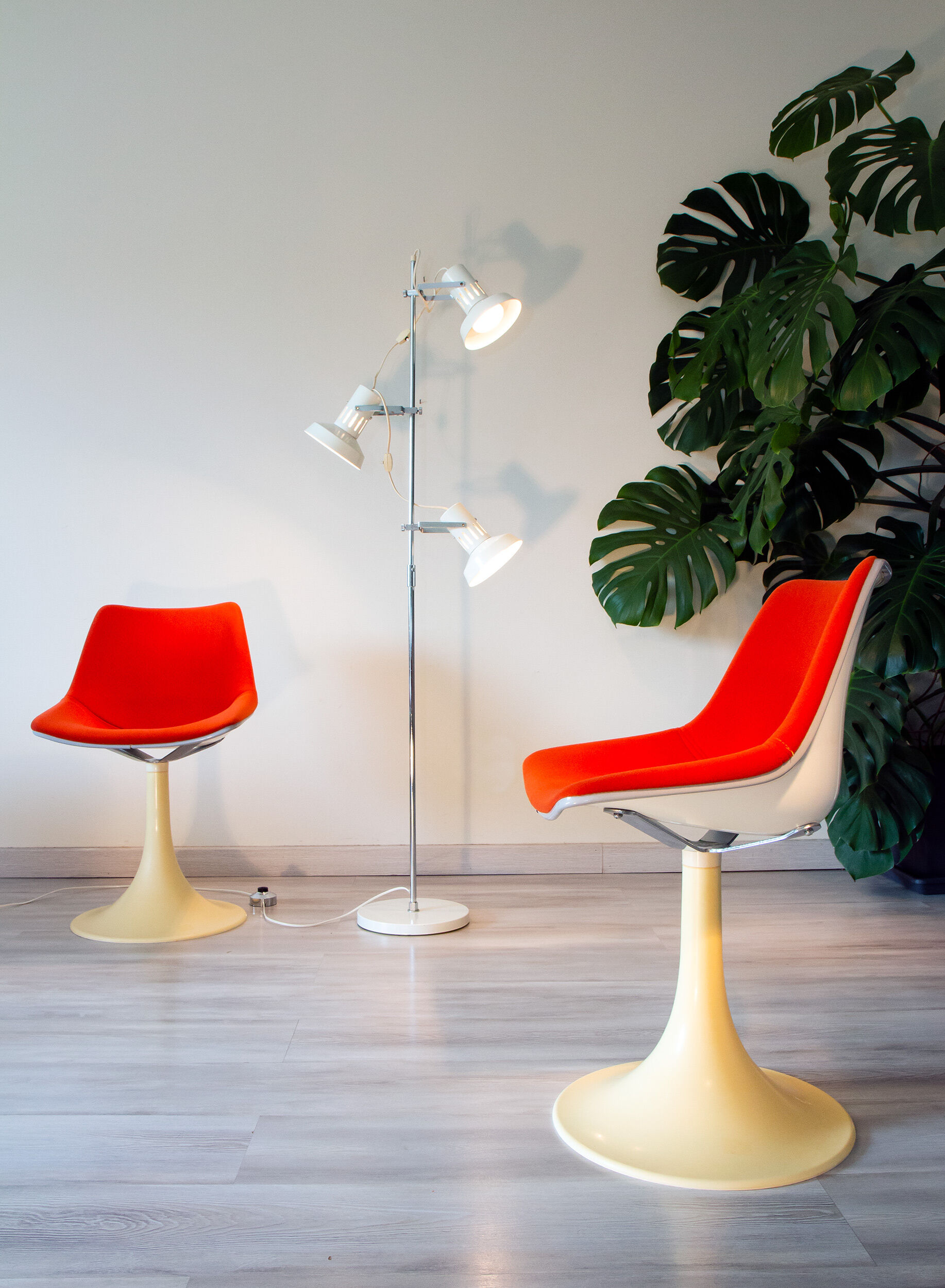 Floor lamp with 3 white adjustable spots, 1970-80