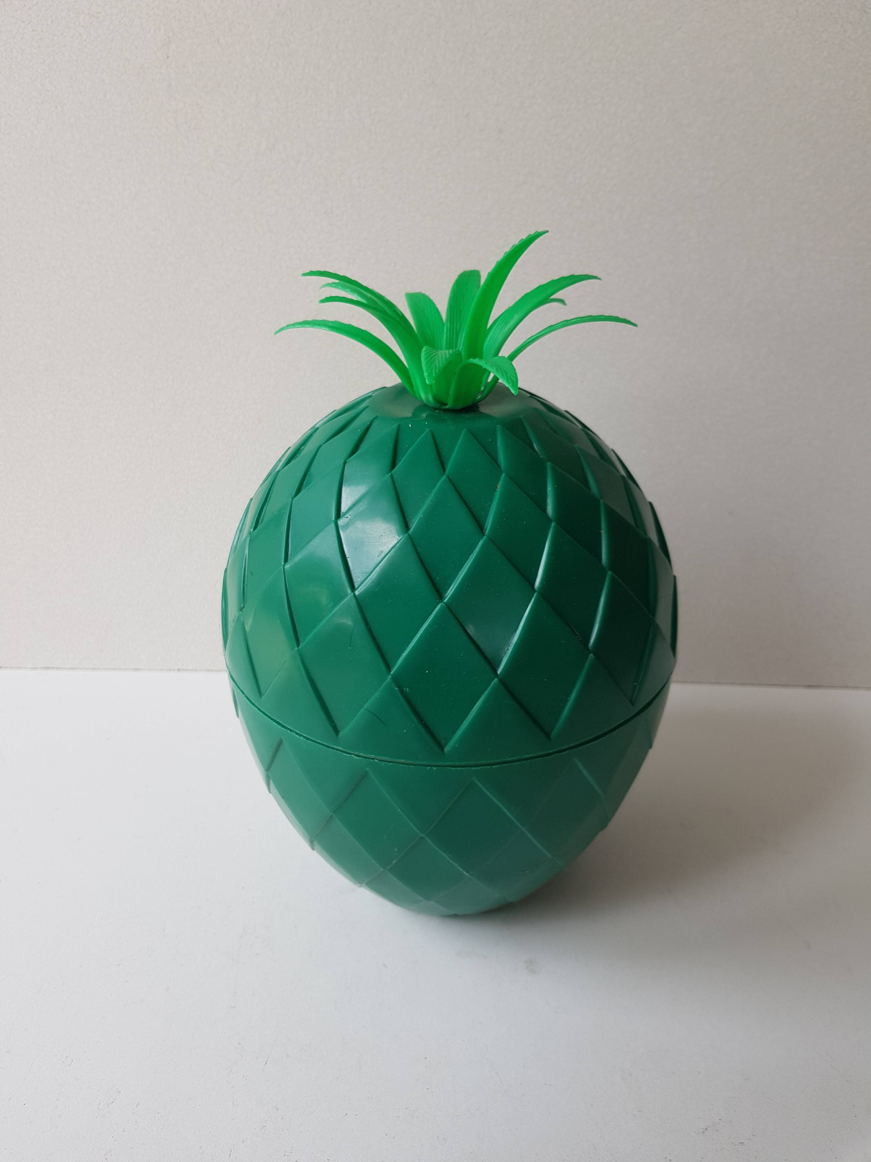 Vintage green "pineapple" ice cube bucket from the 1970s - 70's