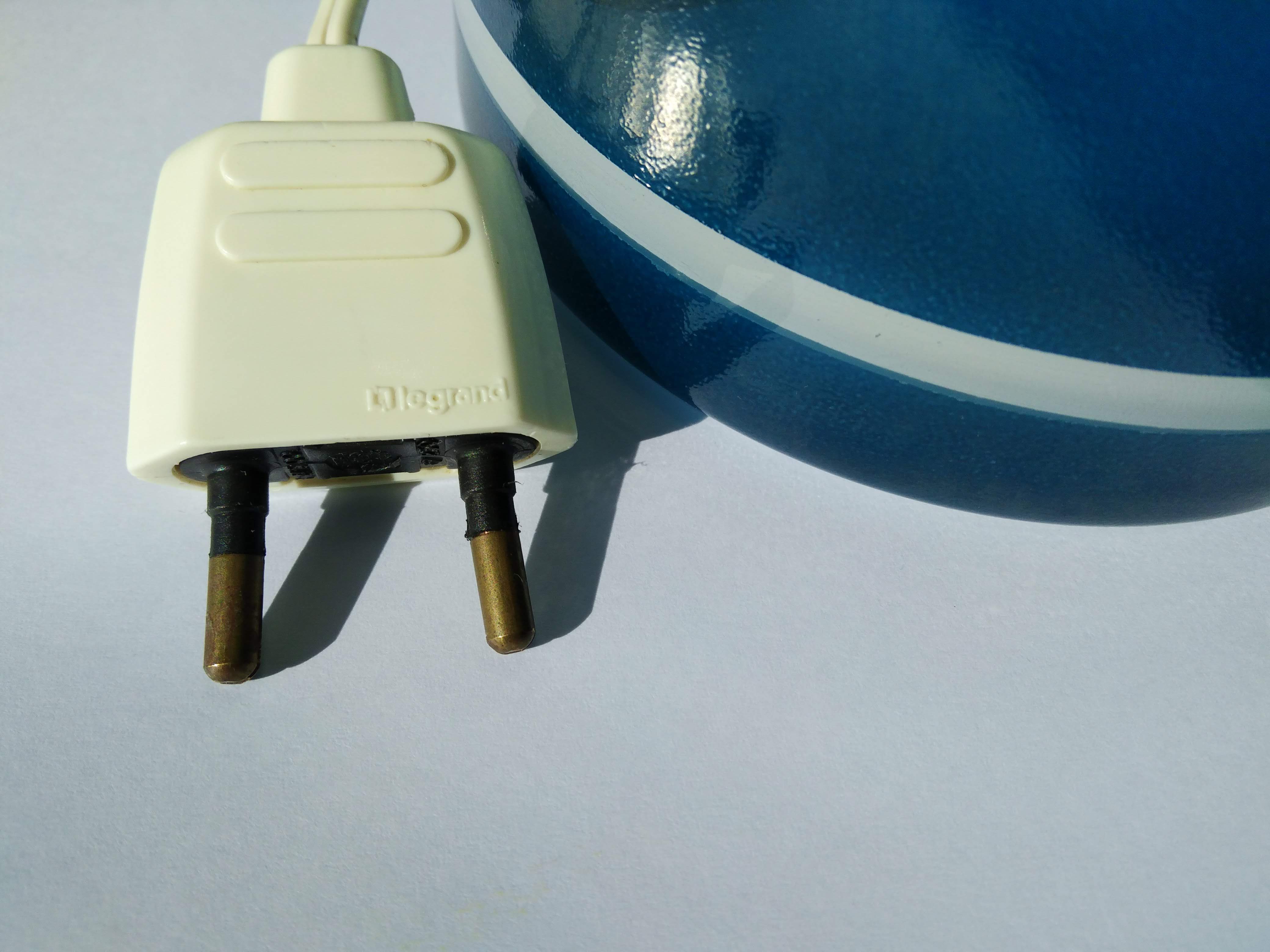 Pair of duck blue and white opaline lamps