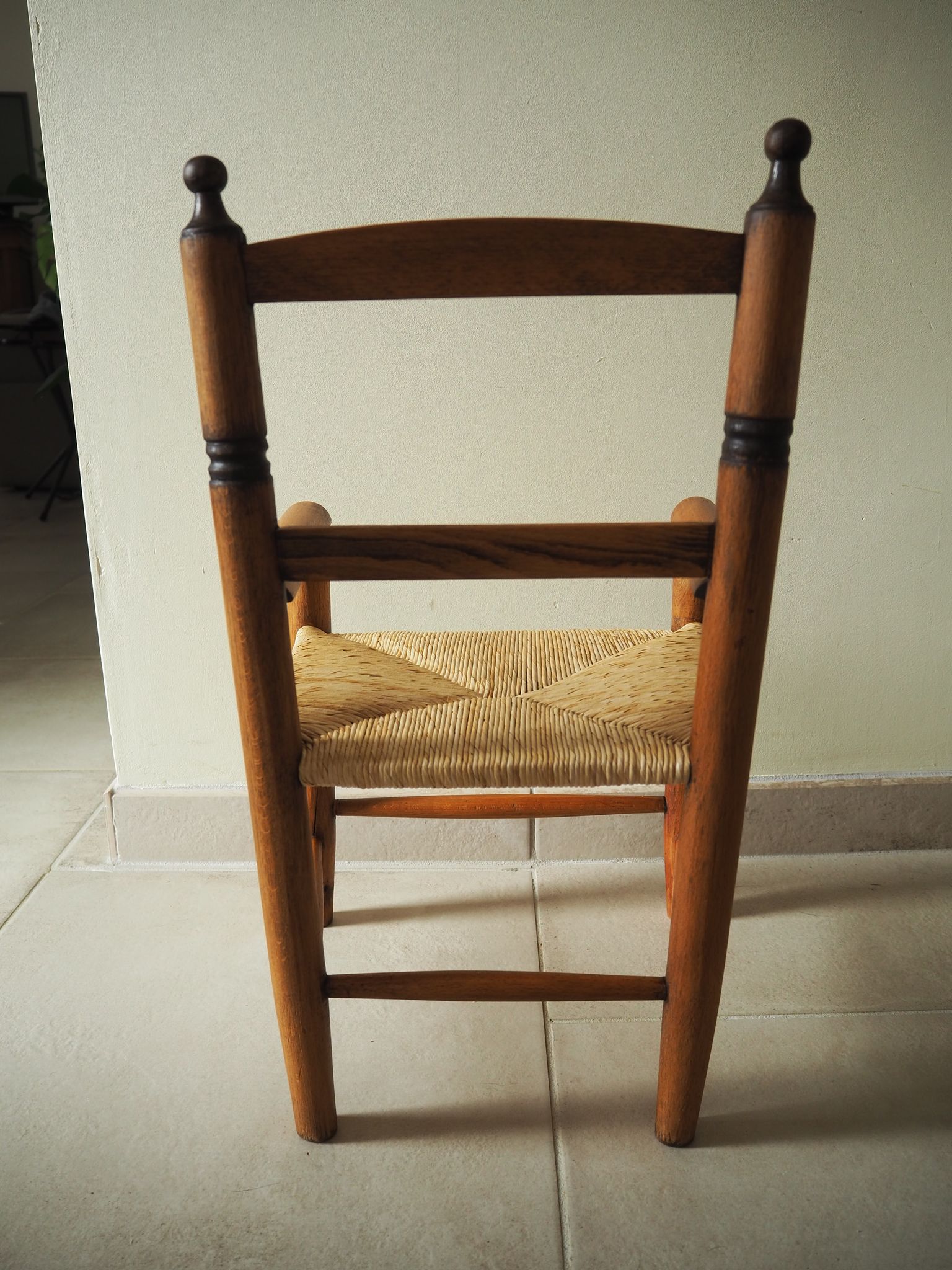 Ancien fauteuil paillé pour enfant