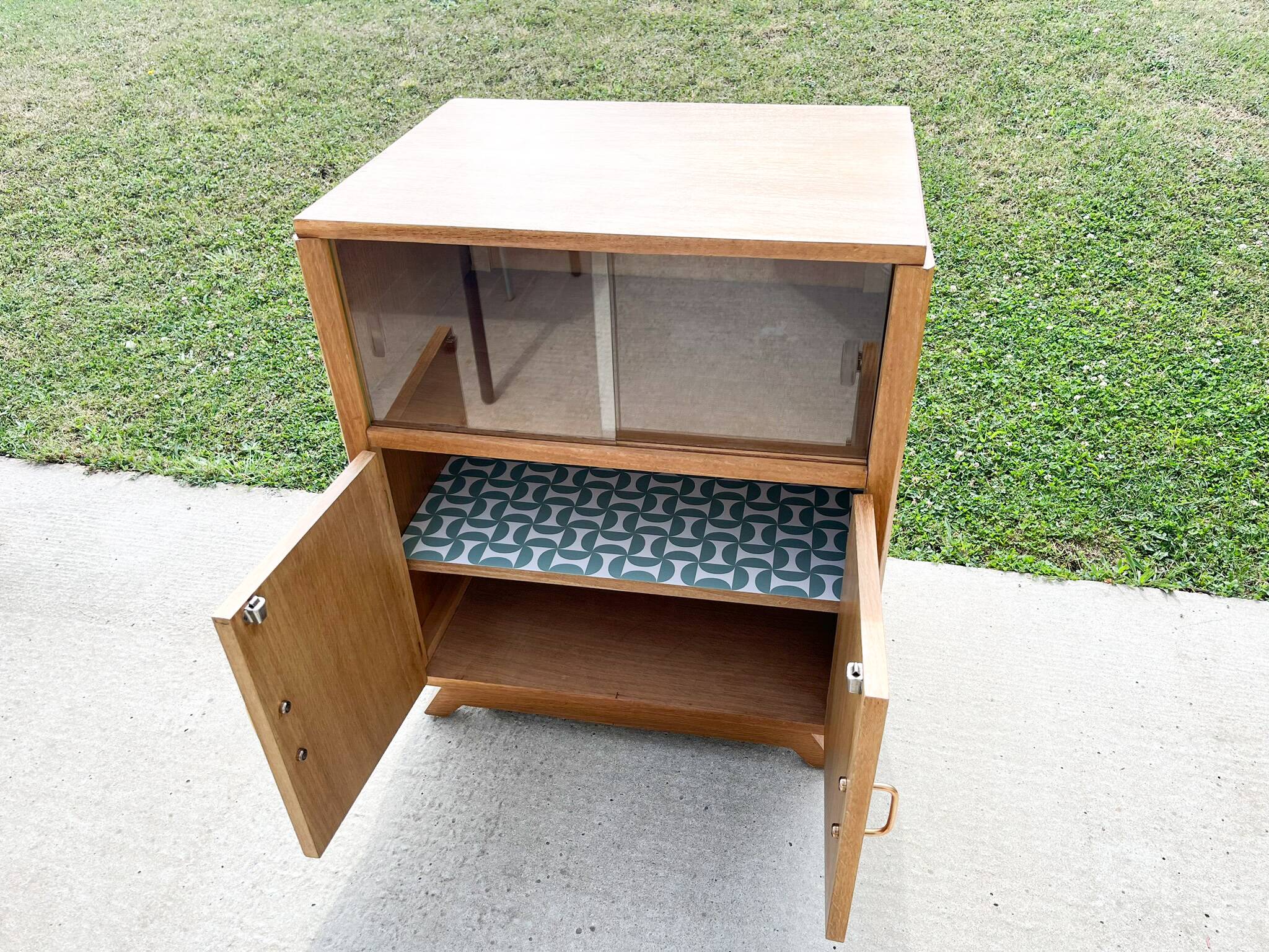 Meuble d'appoint , bar ou HI FI , pieds compas