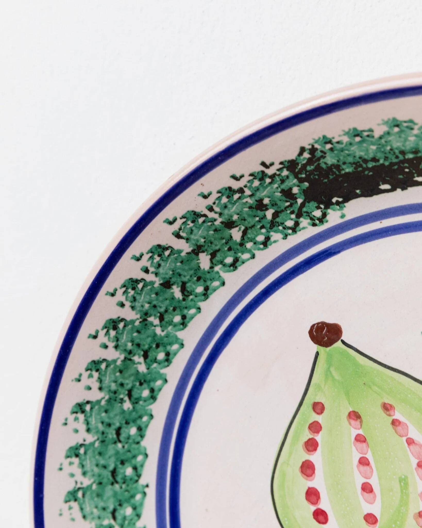 Beige Ceramic XXL Vintage Plate with Hand-Painted 3-Fig Fruit Motif, Sicily 1960s Wall Decor