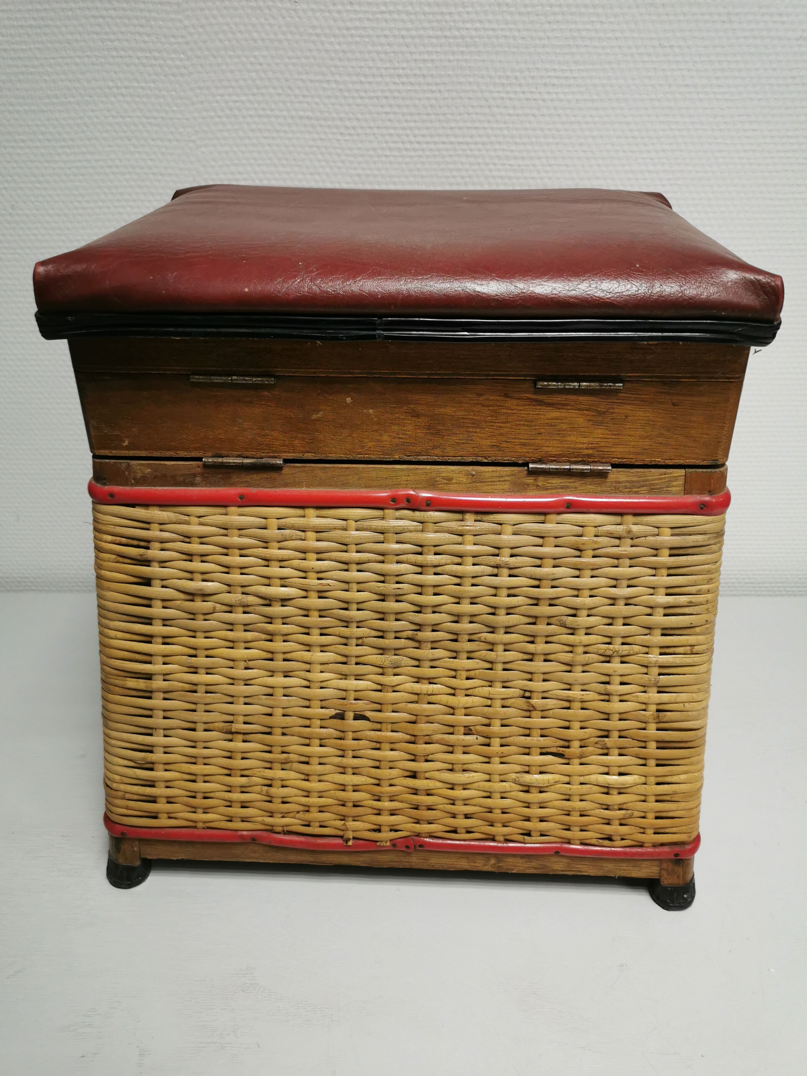 Siège coffre , tabouret vintage de pecheur