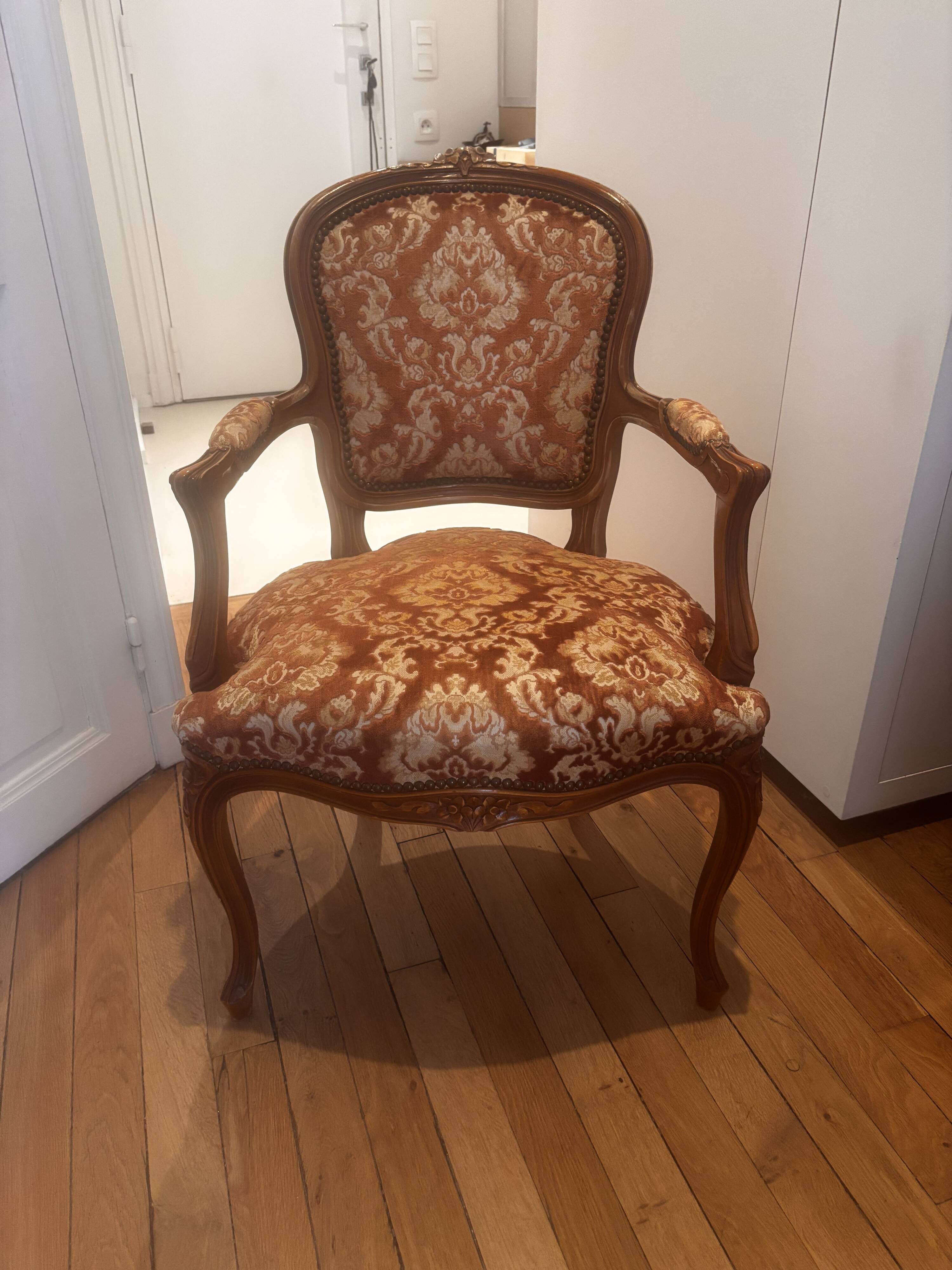 Fauteuil cabriolet style Louis XV