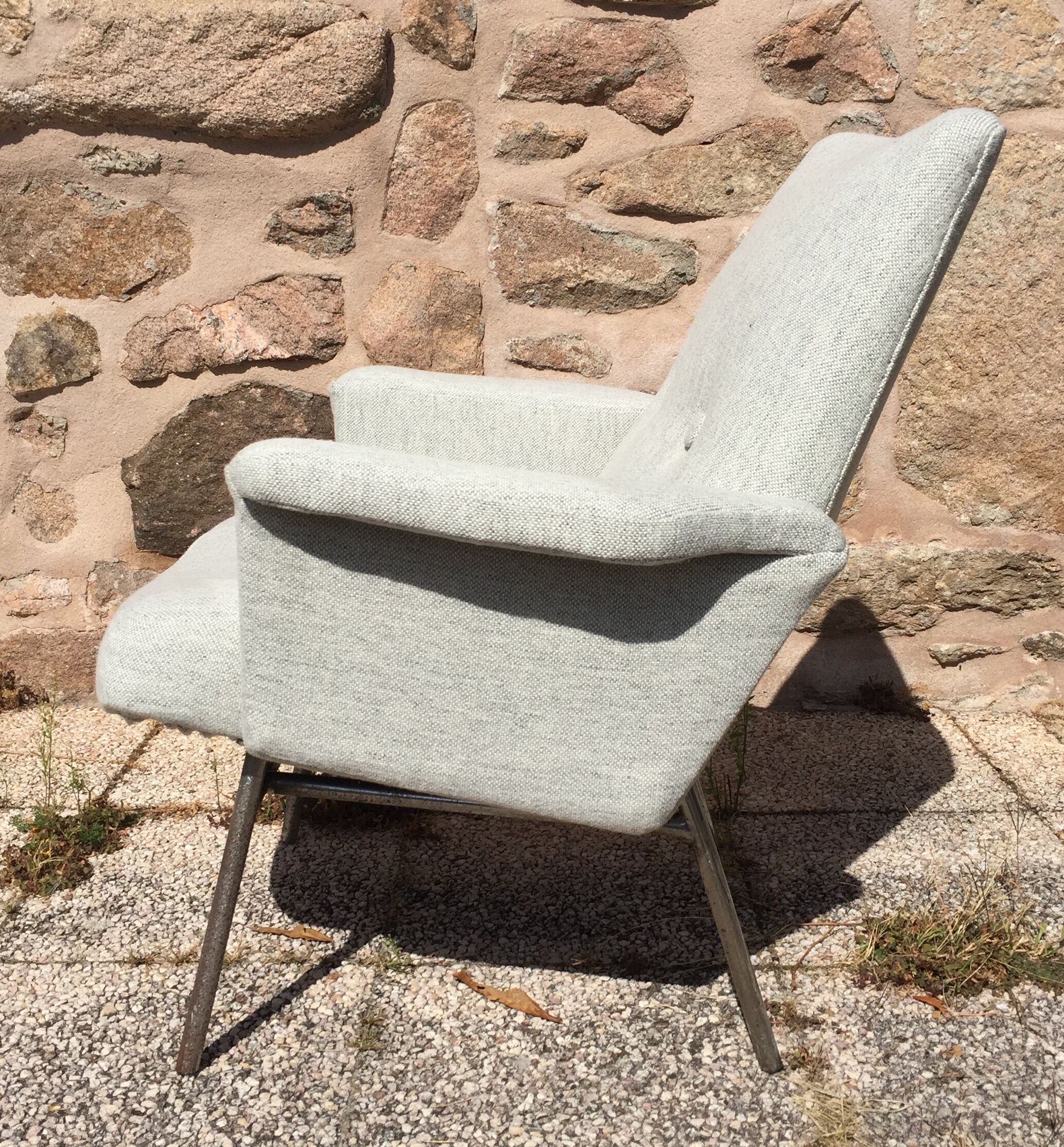 SK660 armcahir by Pierre Guariche for Steiner