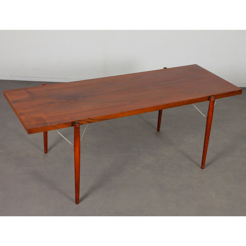 Table basse vintage en bois datant des années 1960
