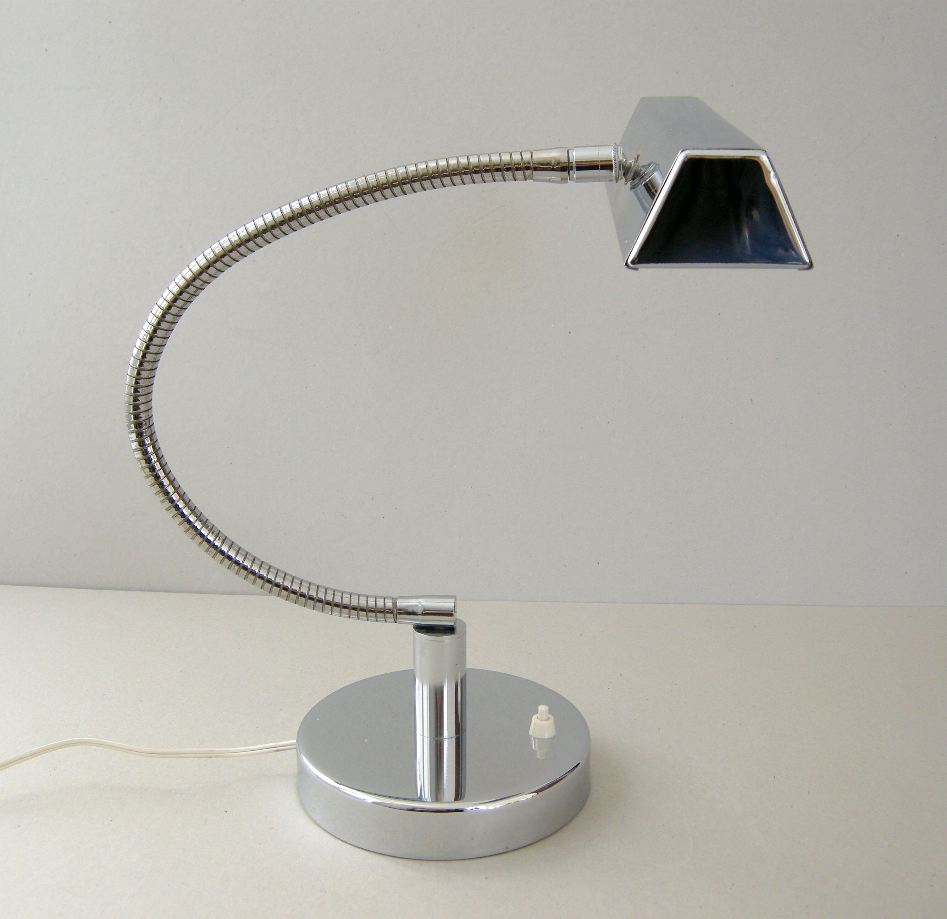 Lampe vintage orientable chrome 1950