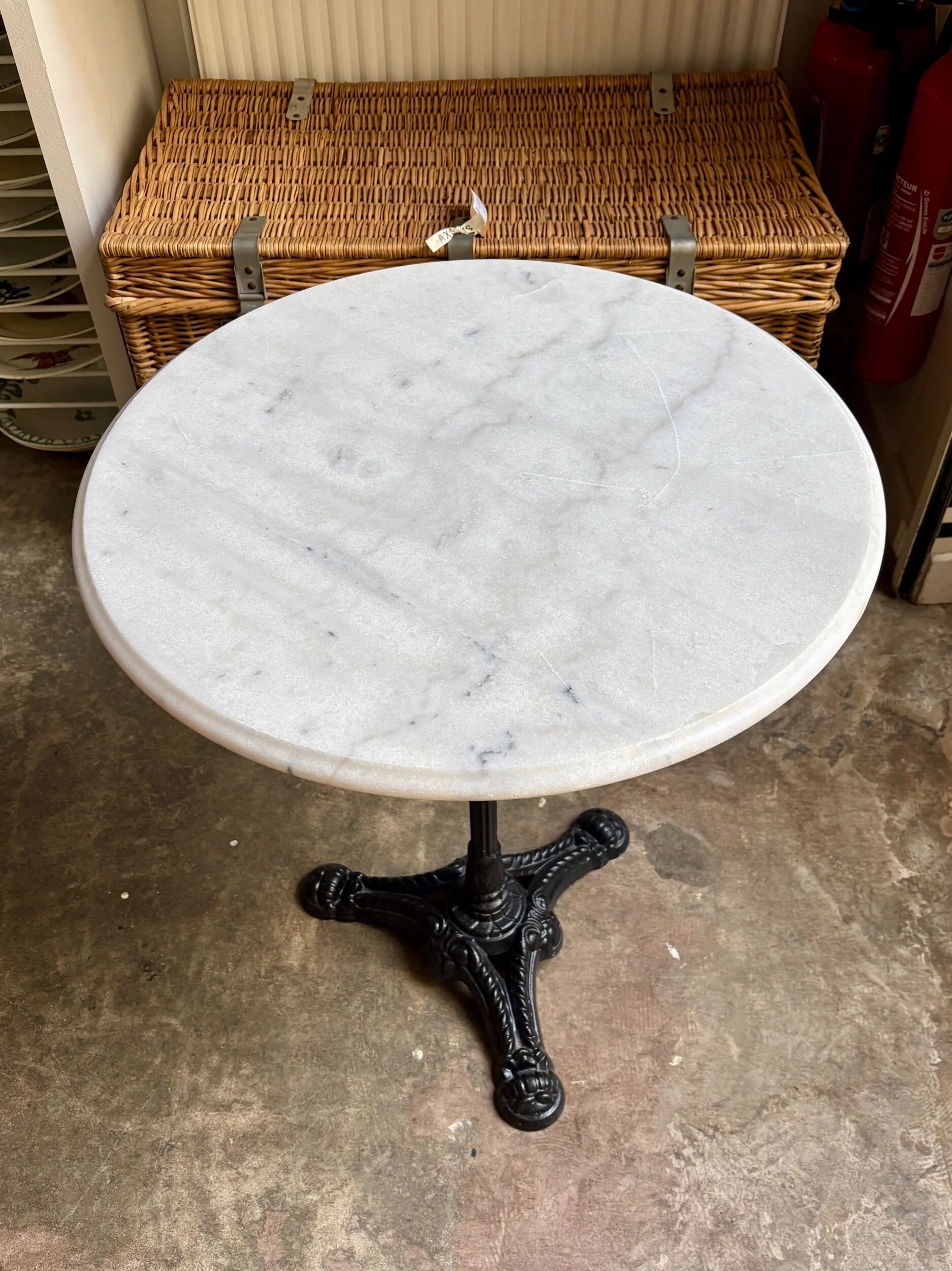 Bistro table in grey marble and black cast iron ⌀ 60 cm
