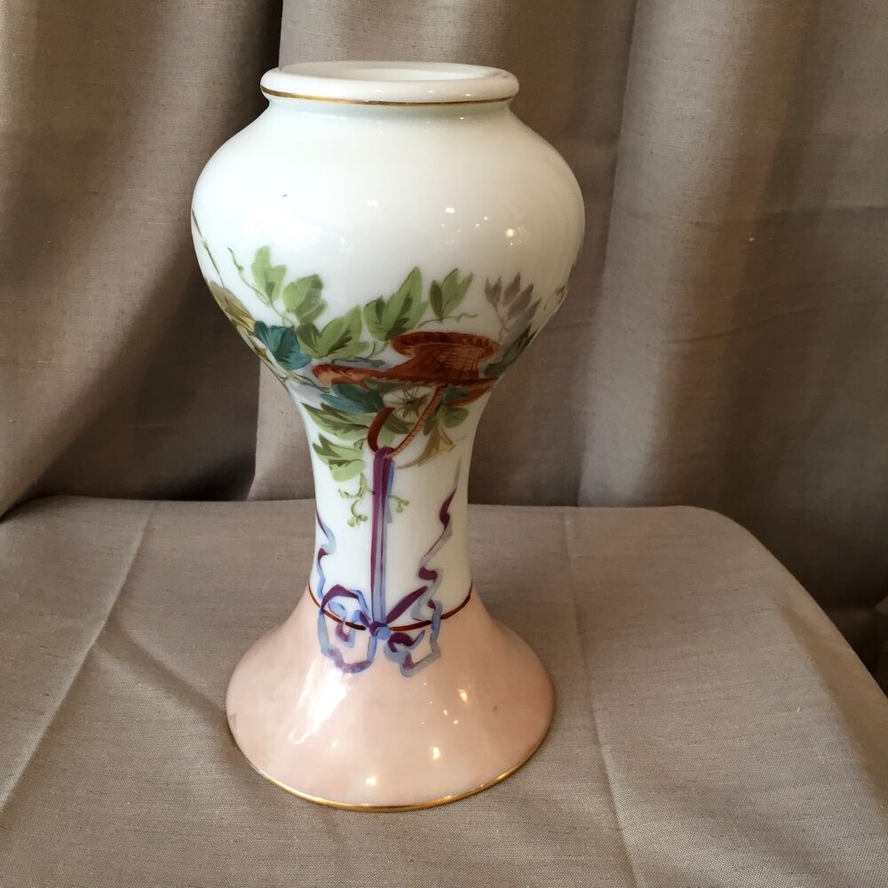 Superb vase in opaline 19th with floral decoration
