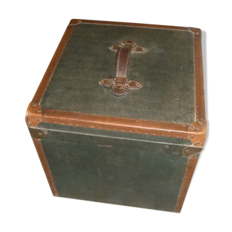 Malle hat trunk